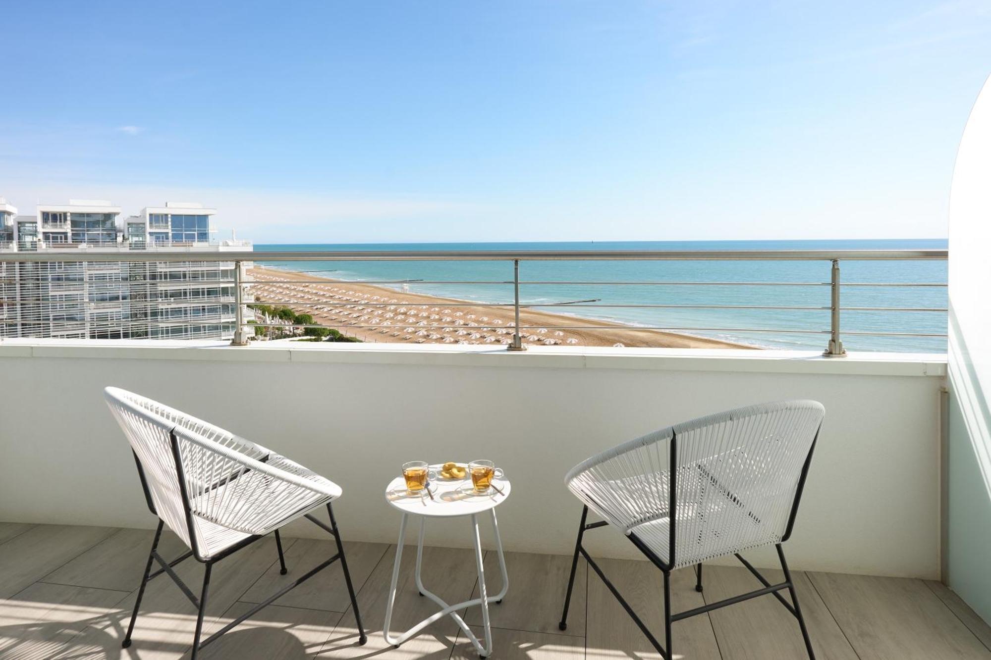 Adriatic Palace Hotel Лідо-ді-Єзоло Екстер'єр фото
