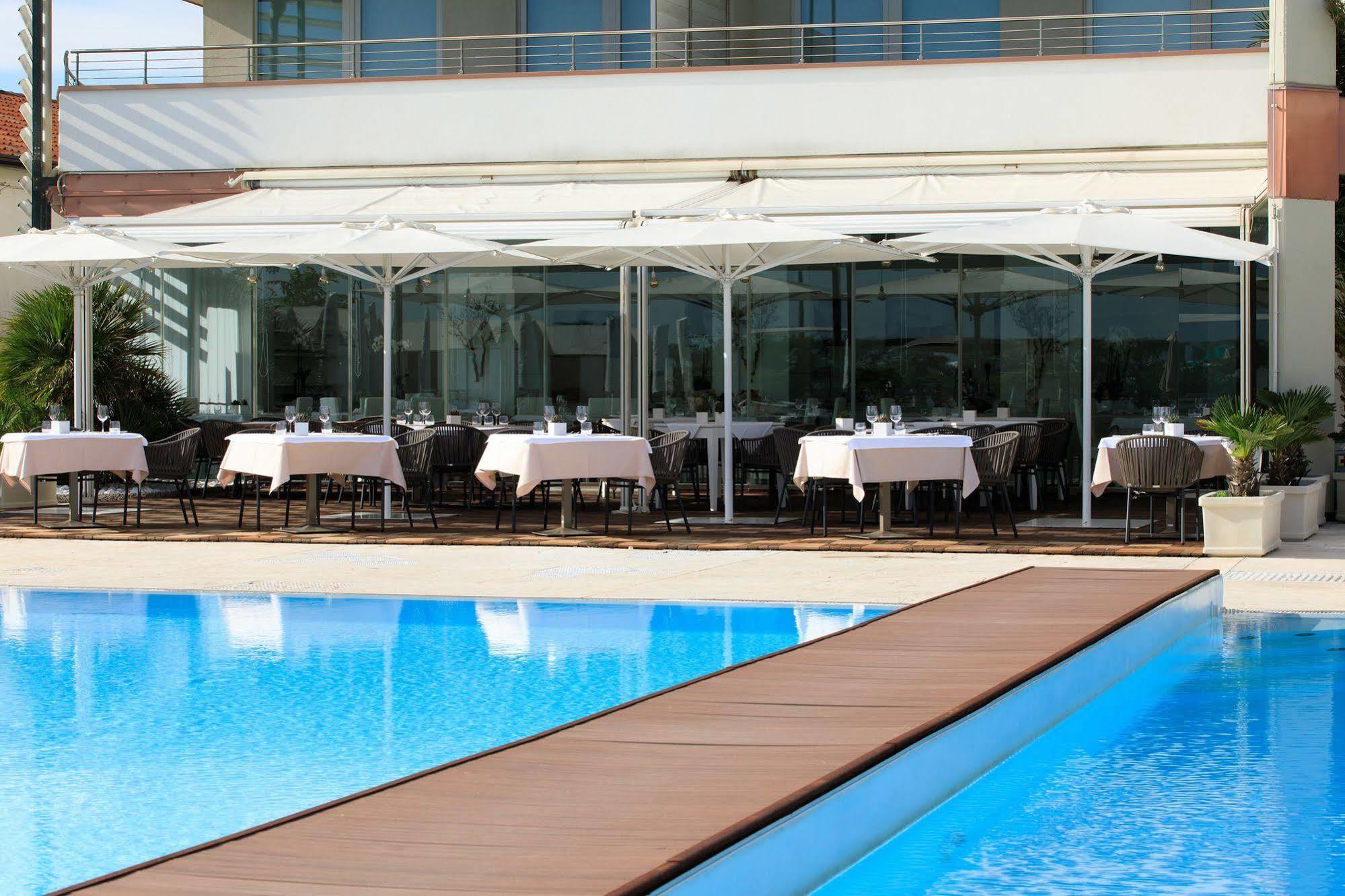 Adriatic Palace Hotel Лідо-ді-Єзоло Екстер'єр фото