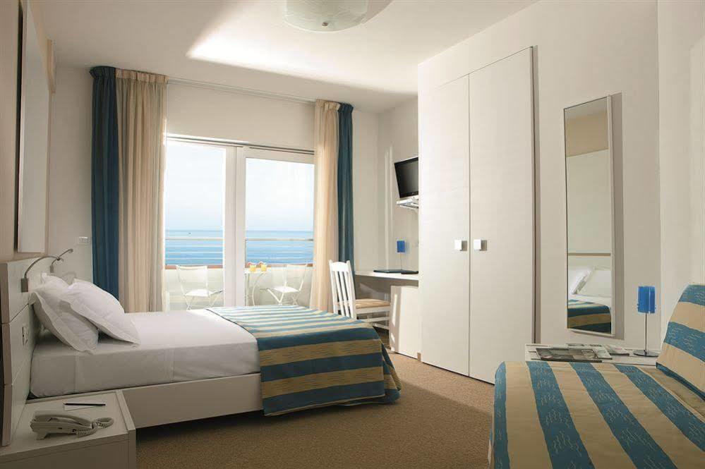 Adriatic Palace Hotel Лідо-ді-Єзоло Екстер'єр фото